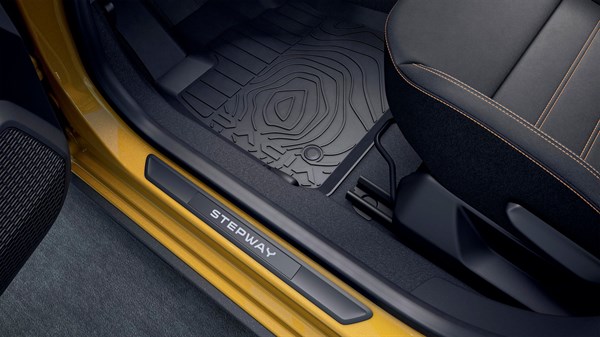 Accessoires Dacia Sandero Stepway - tapis de sol caoutchouc et seuils de portes